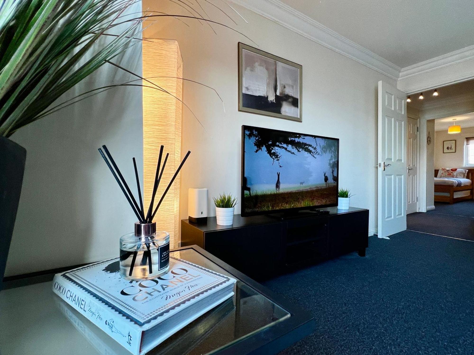 Stylish Modern Flat With Juliet Balcony & Parking Apartment Glasgow Exterior foto